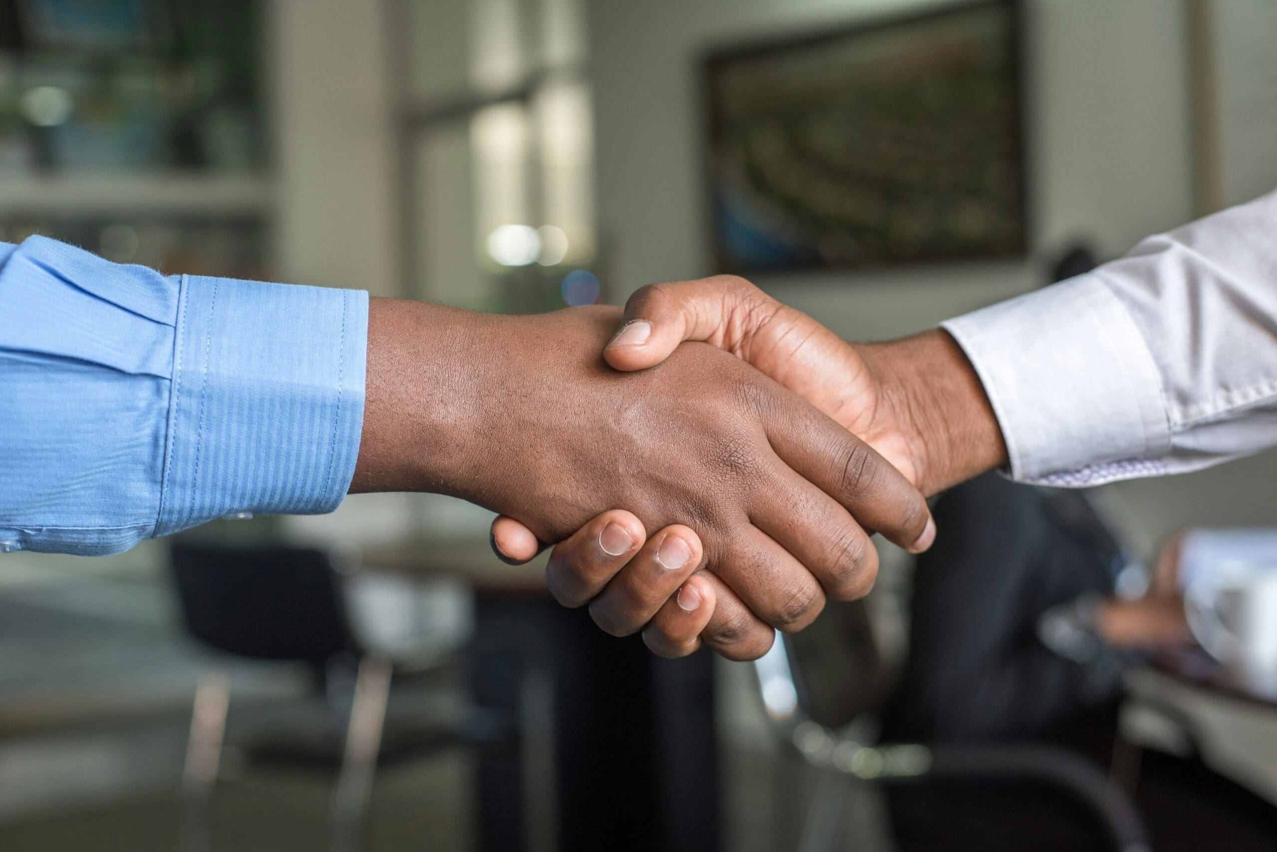 la gestion des ressources humaines (grh), également appelée gestion du capital humain, est un ensemble de pratiques visant à recruter, former, motiver et gérer les employés au sein d'une organisation pour atteindre ses objectifs stratégiques.