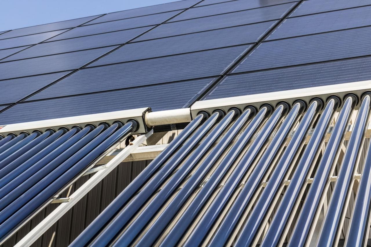 Autonomie énergétique avec le solaire thermique et le photovoltaïque
