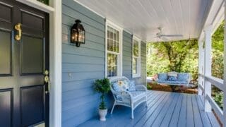 découvrez une sélection exceptionnelle d'œuvres d'art et d'objets de collection lors de nos ventes aux enchères. faites l'expérience de l'excellence avec notre maison de vente aux enchères.