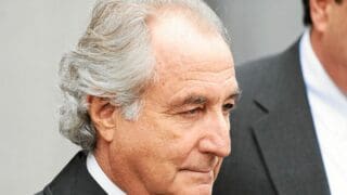découvrez l'histoire de bernard madoff, l'escroc de la finance dont la fraude spectaculaire a marqué le monde financier.