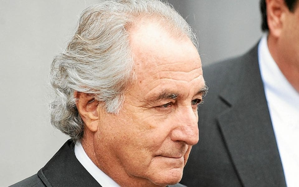 découvrez l'histoire de bernard madoff, l'escroc de la finance dont la fraude spectaculaire a marqué le monde financier.