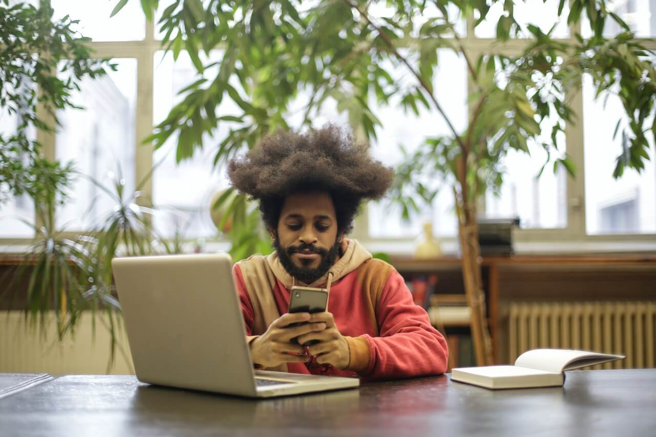 découvrez les points de charge disponibles pour recharger vos appareils dans les établissements de la bourse et du crous. pratique et accessible pour étudiants et visiteurs.