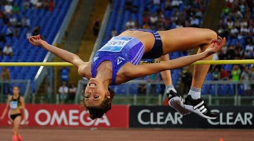 Comment la technique du saut en hauteur a évolué des « ciseaux » au « fosbury flop »